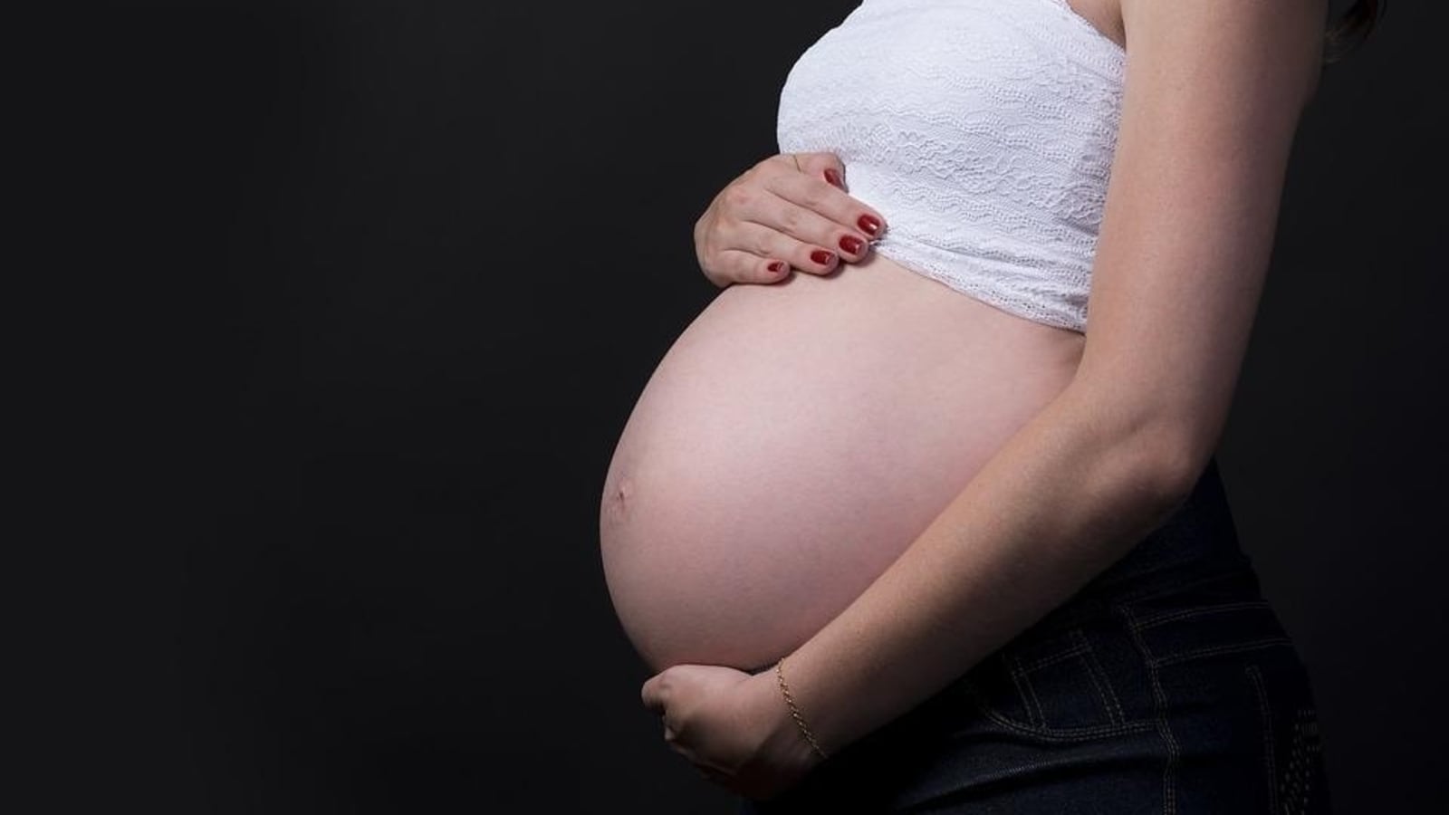 Diet with seafood, eggs, grains, and veggies may lower miscarriage risk: Study