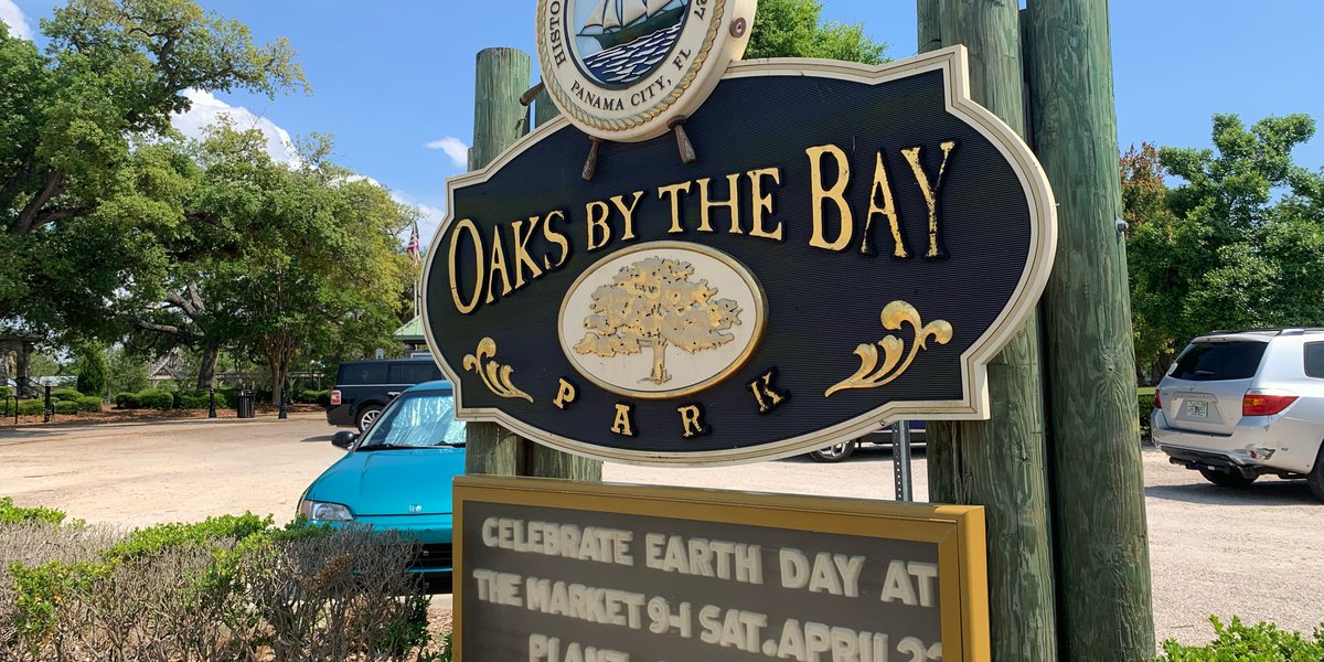 Earth Day market at Oaks by the Bay