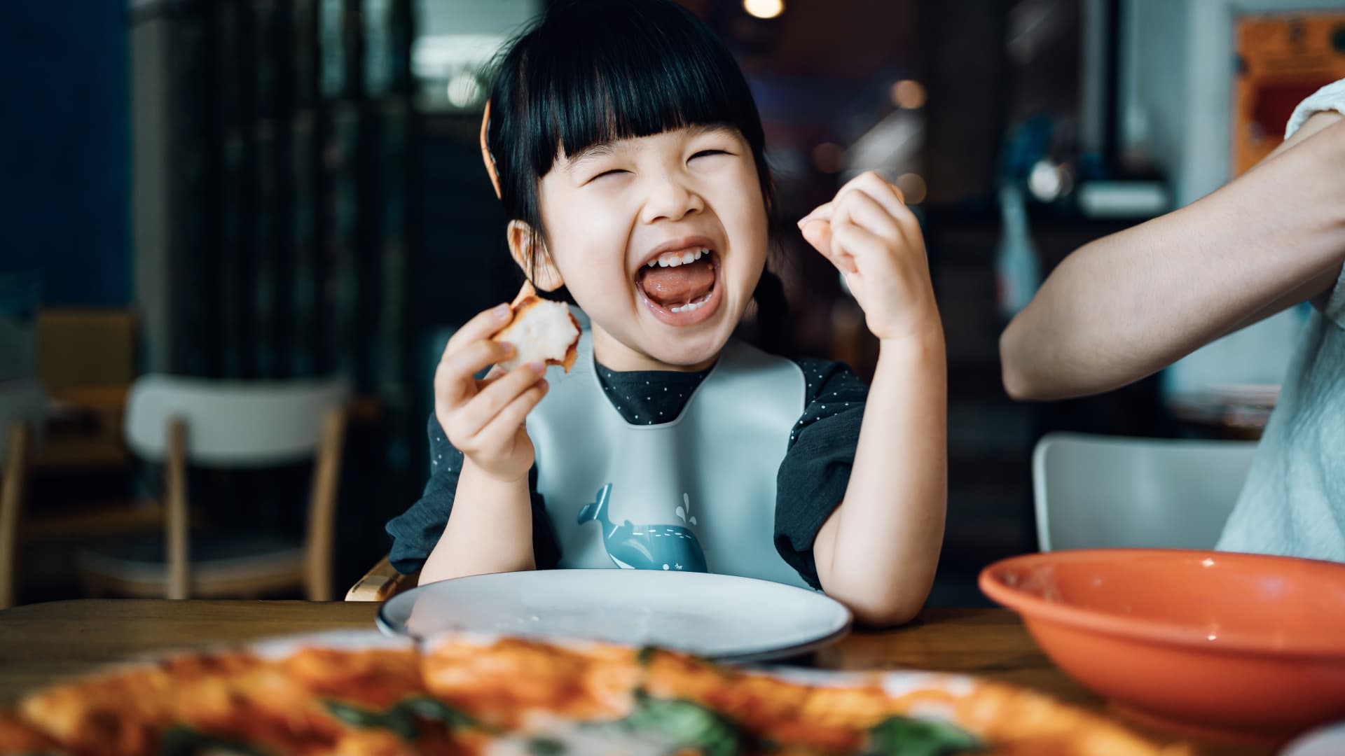 Never use these 4 'toxic' food phrases if your kid is a picky eater, says parenting expert and dietitian